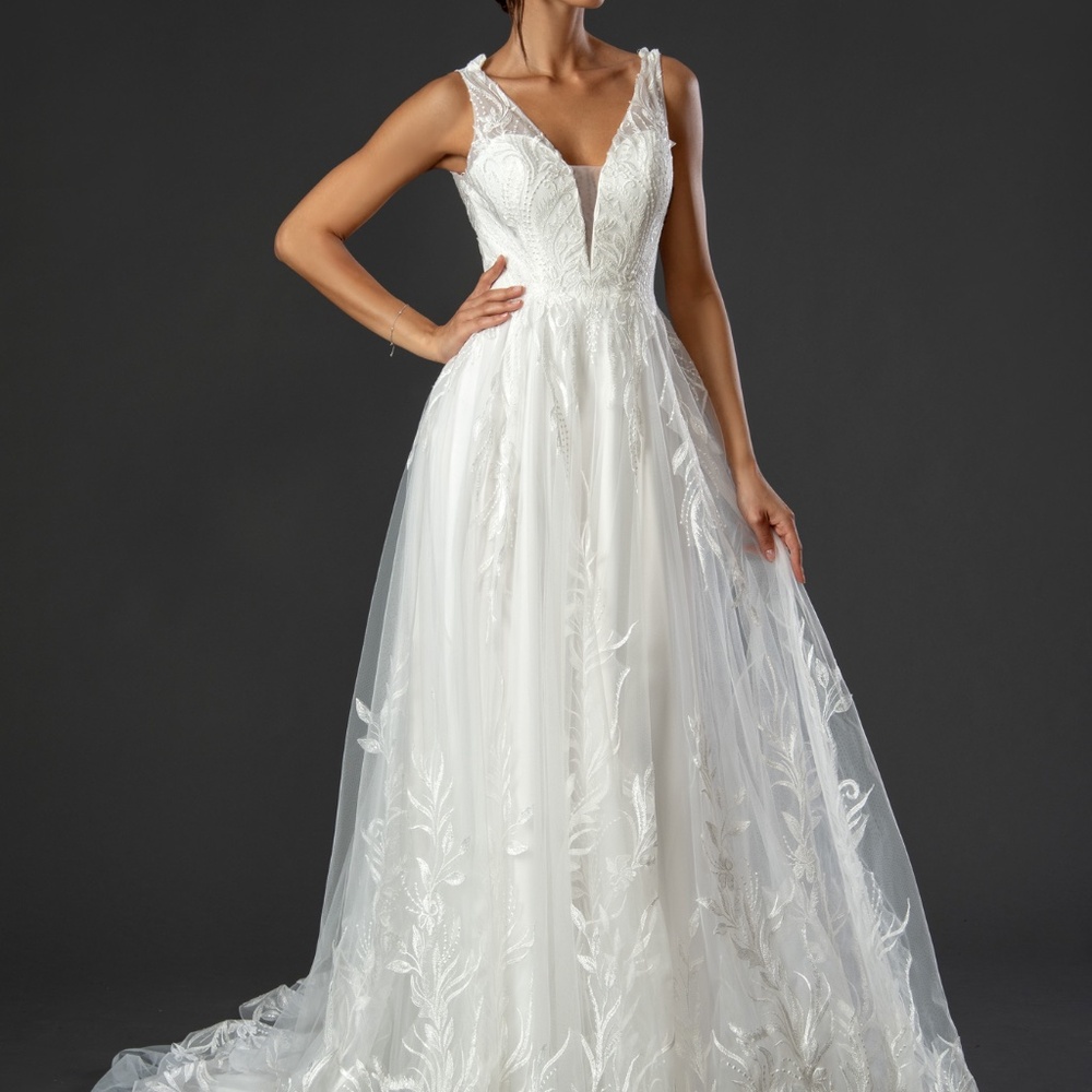 Stella Couture A-Line wedding gown (Style 22076), off white, new w/tags